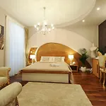 Silver & Gold Luxury Rooms