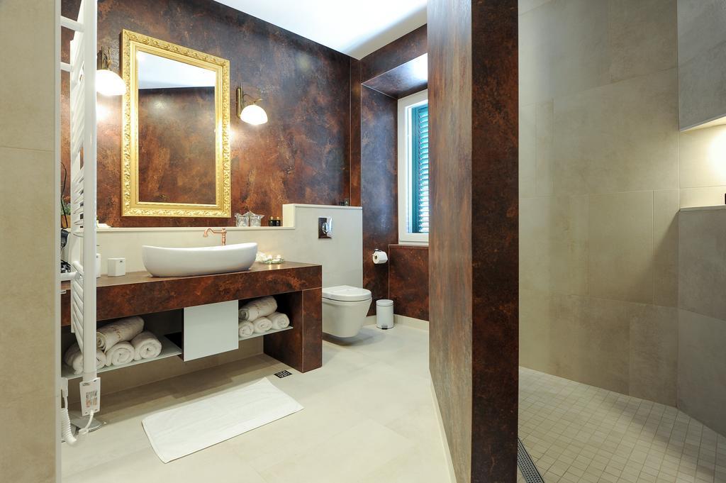 Silver & Gold Luxury