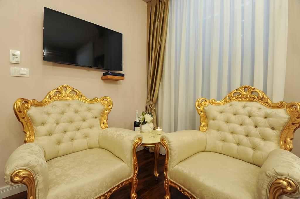 Silver & Gold Luxury Penzión pre hostí